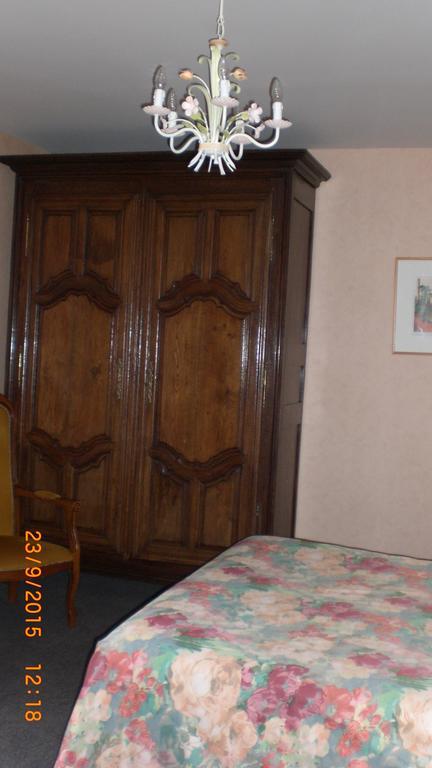 Auberge De L'Atre Quarré-les-Tombes Habitación foto