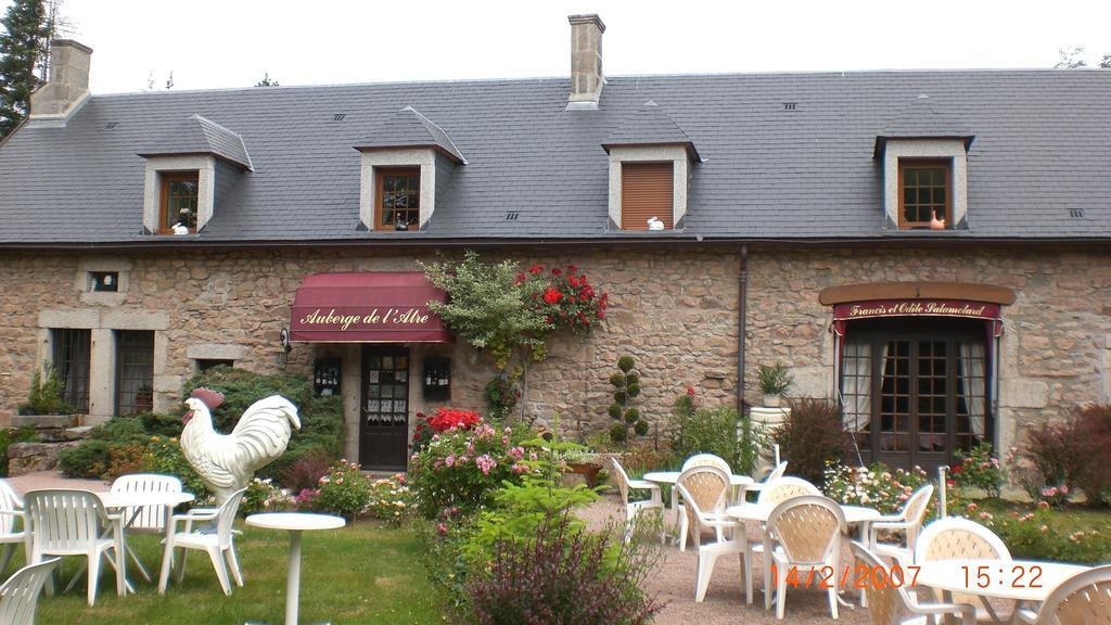 Auberge De L'Atre Quarré-les-Tombes Exterior foto
